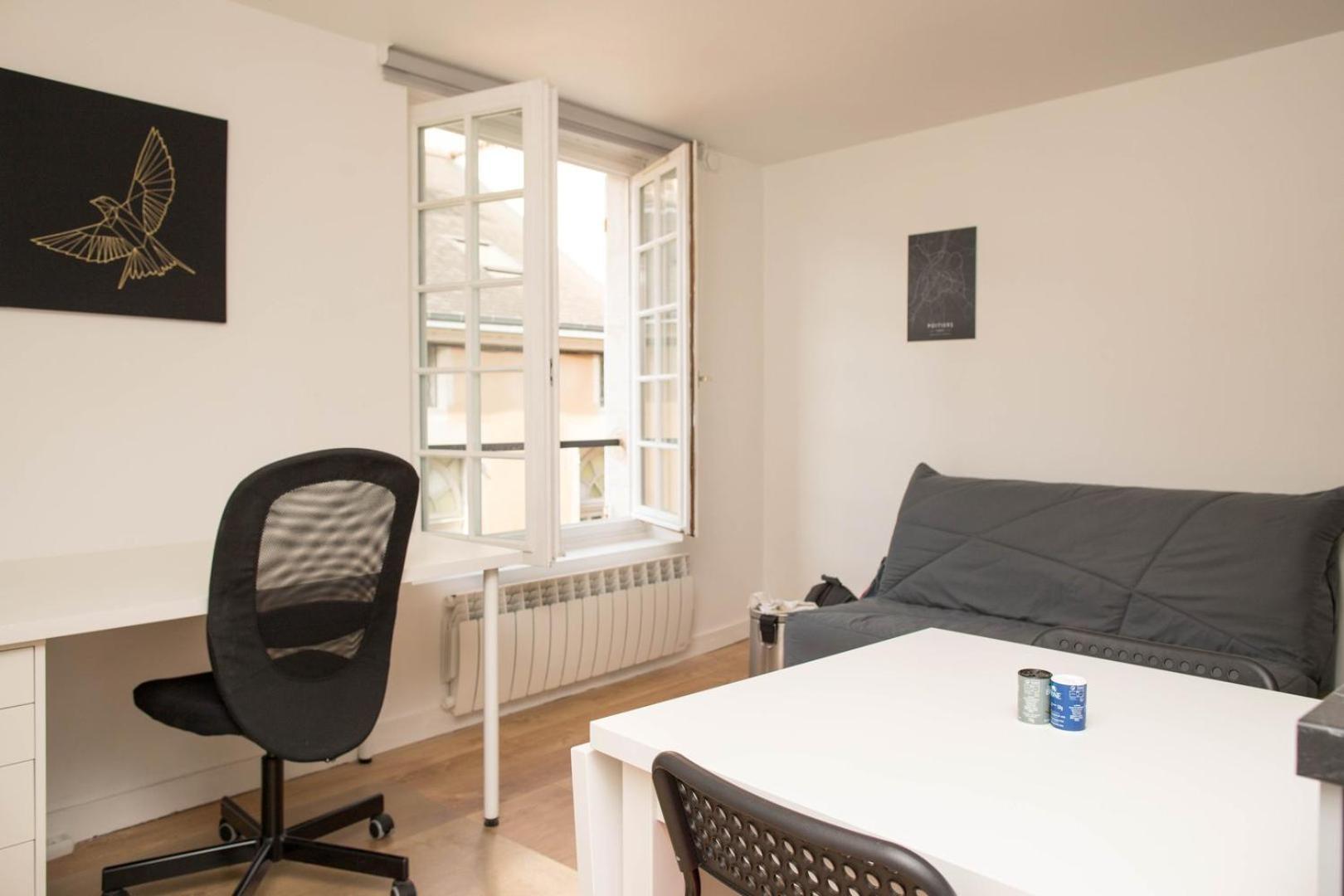 Appartement Charmant Studio Au Pied De La Cathédrale De *